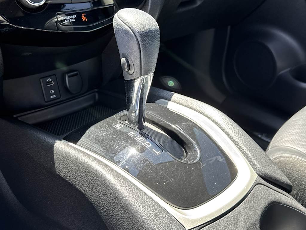 2016 Nissan Rogue SL 13