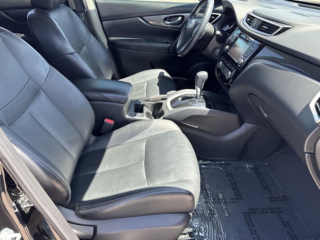 2016 Nissan Rogue SL 10