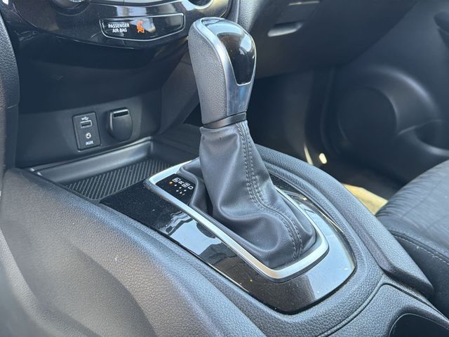 Thumbnail: 2017 Nissan Rogue - 14