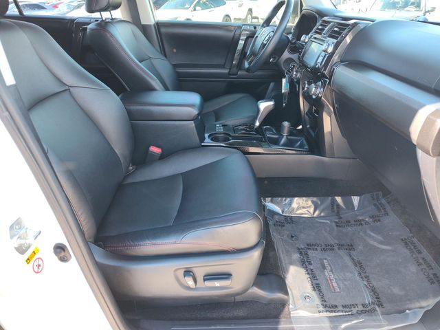 Thumbnail: 2017 Toyota 4Runner - 24