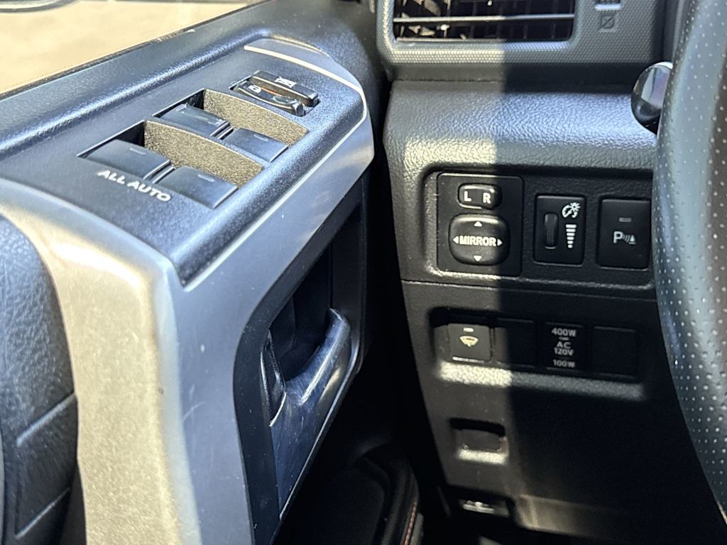 Thumbnail: 2016 Toyota 4Runner - 25