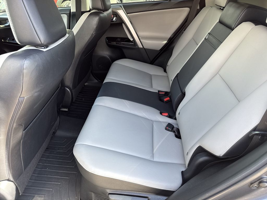 Thumbnail: 2016 Toyota RAV4 - 23