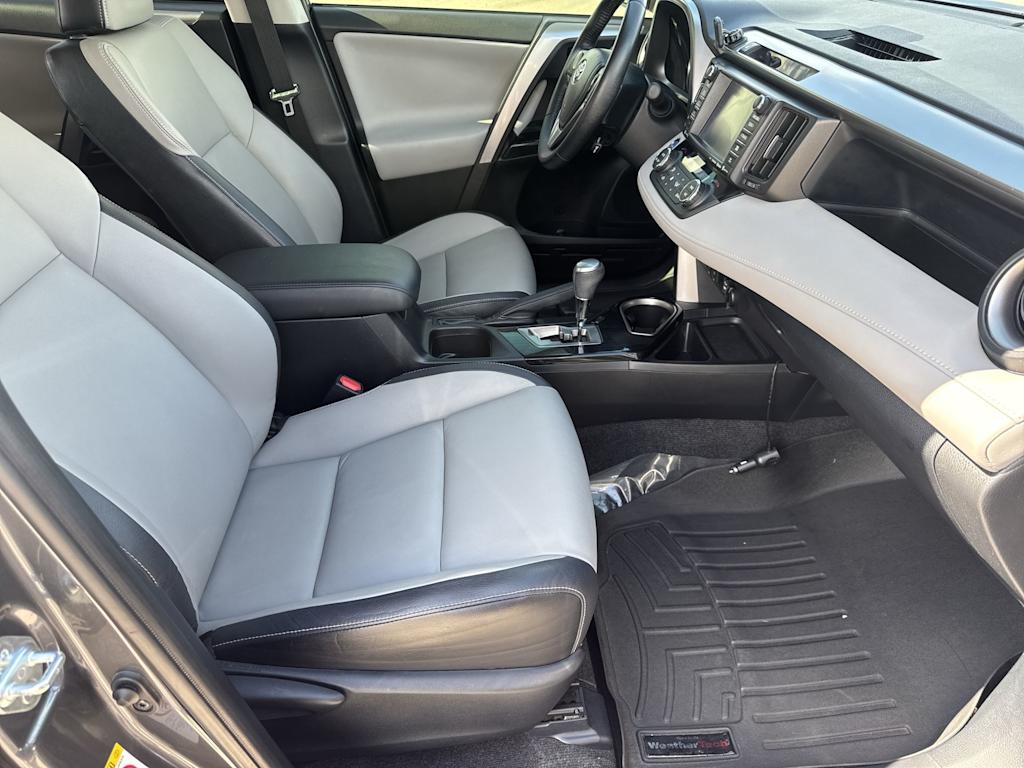 Thumbnail: 2016 Toyota RAV4 - 10