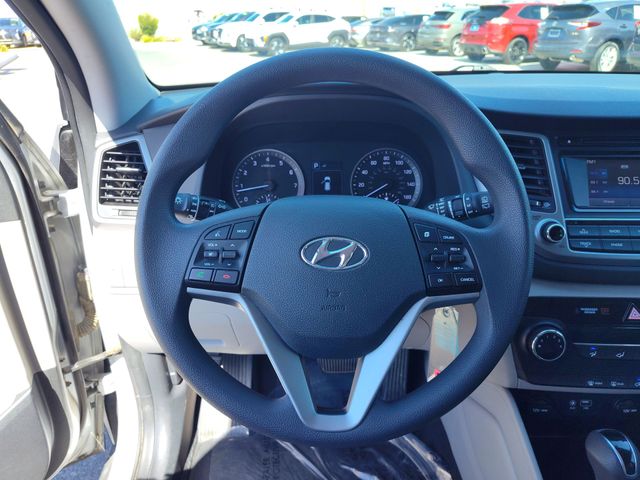 Thumbnail: 2016 Hyundai Tucson - 8