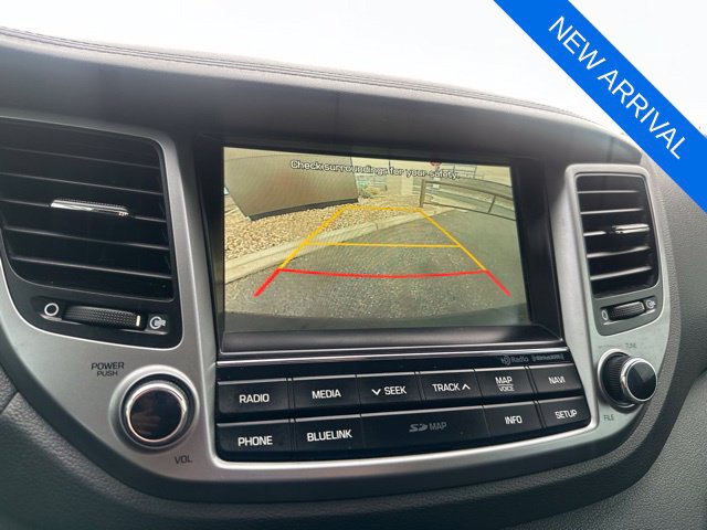 Thumbnail: 2016 Hyundai Tucson - 16