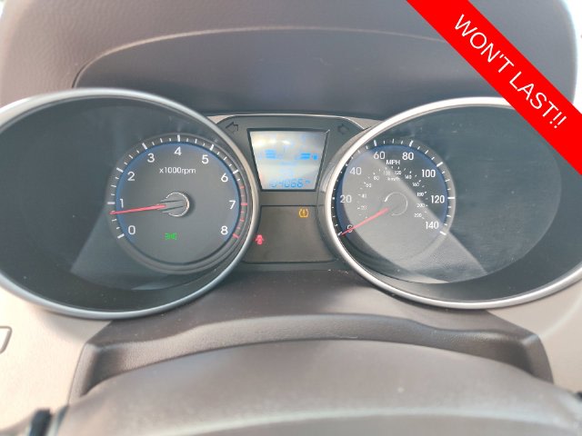 Thumbnail: 2010 Hyundai Tucson - 10