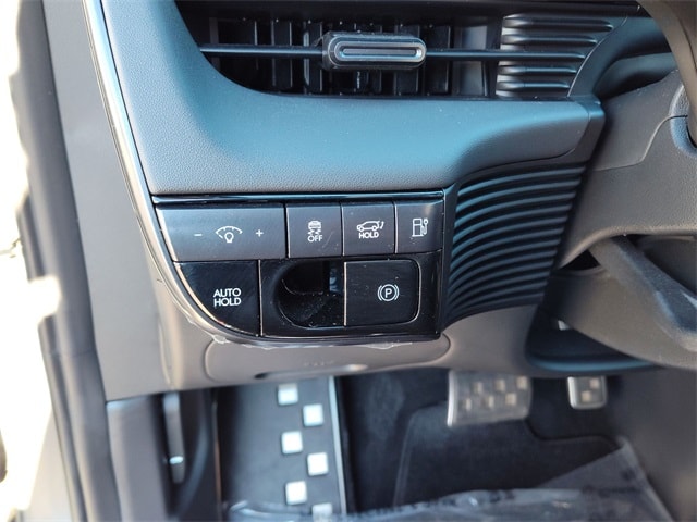 Thumbnail: 2025 Hyundai Ioniq 5 - 24