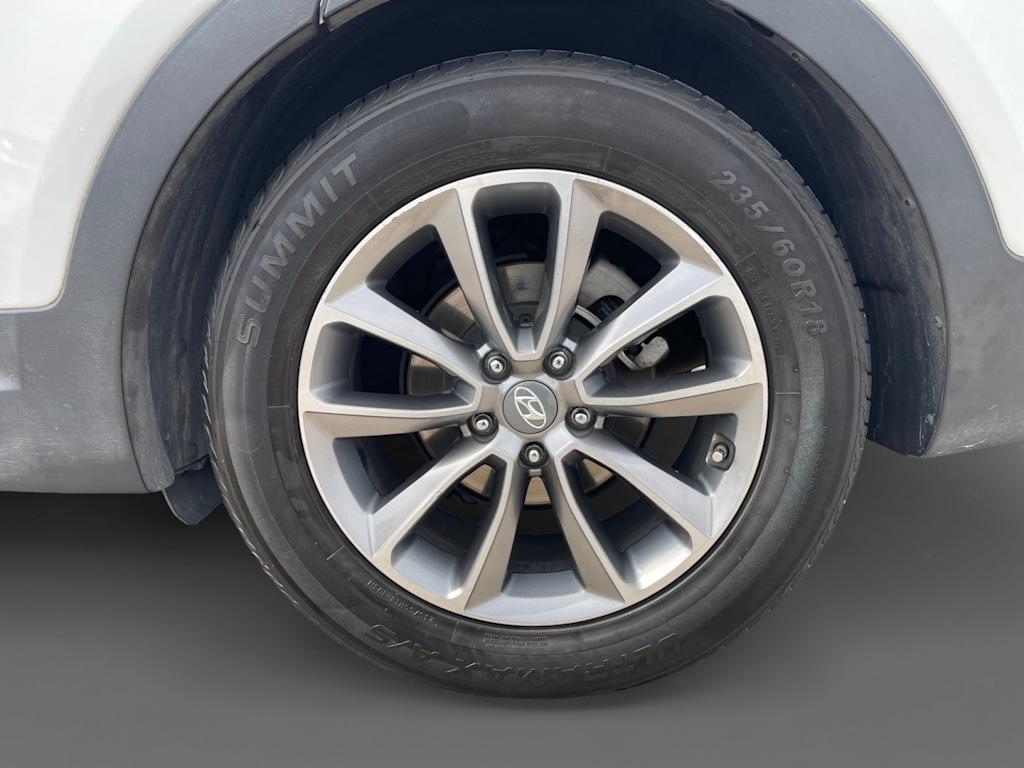 2017 Hyundai Santa Fe SE 7