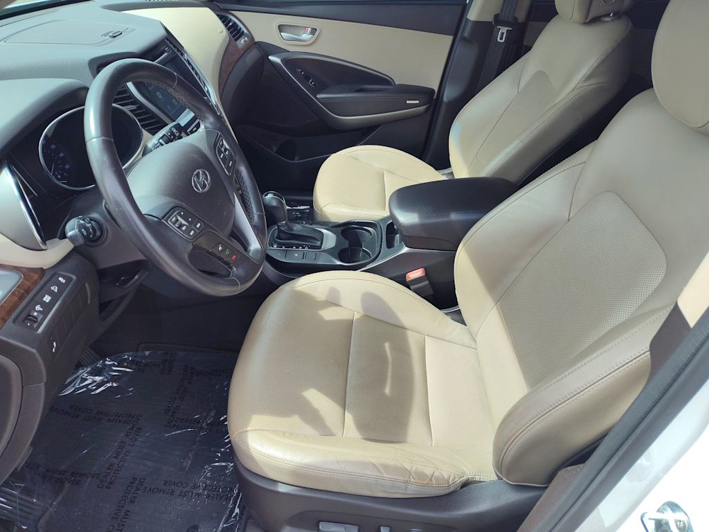 2017 Hyundai Santa Fe SE 8