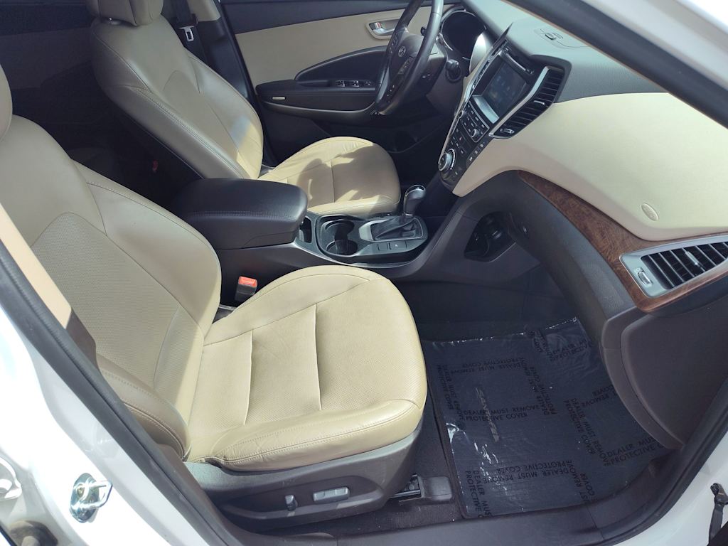 2017 Hyundai Santa Fe SE 9