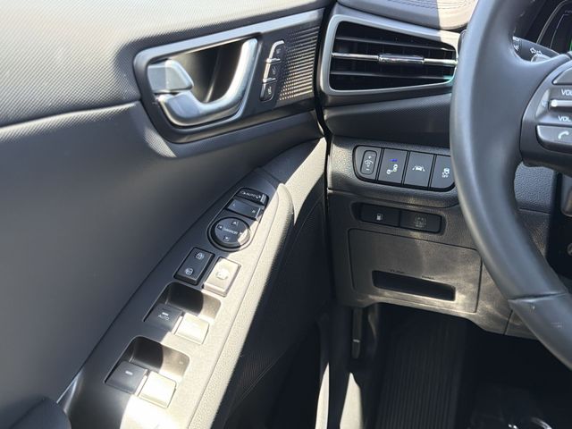 Thumbnail: 2020 Hyundai Ioniq - 21