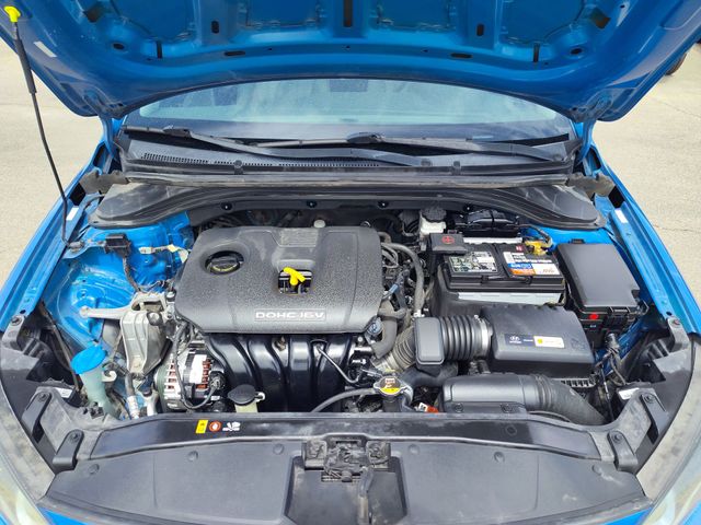 Thumbnail: 2017 Hyundai Elantra - 8