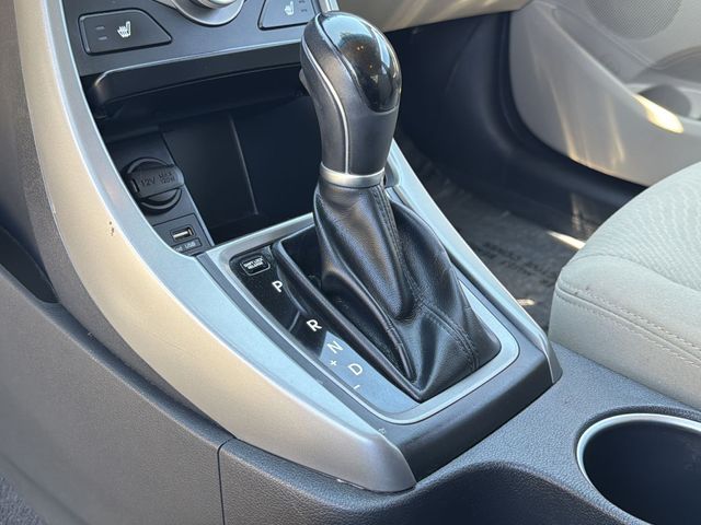 Thumbnail: 2016 Hyundai Elantra - 16
