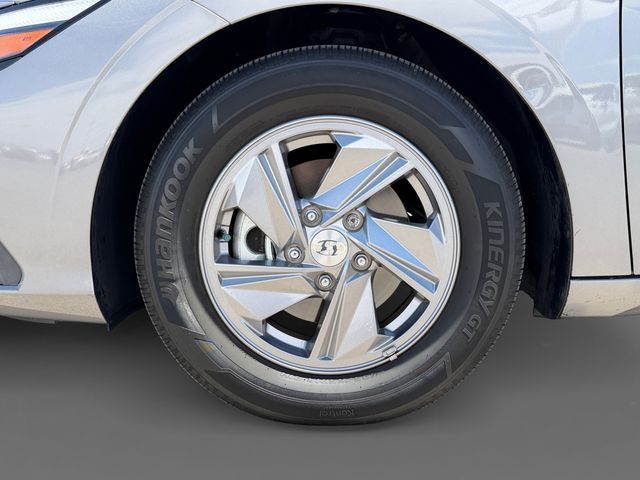 Thumbnail: 2024 Hyundai Elantra - 7
