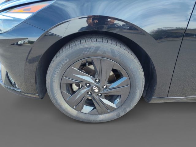 Thumbnail: 2023 Hyundai Elantra - 7