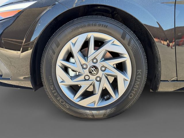 Thumbnail: 2024 Hyundai Elantra - 7