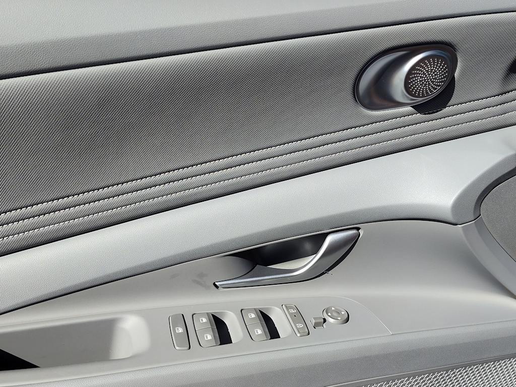 Thumbnail: 2025 Hyundai Elantra - 20