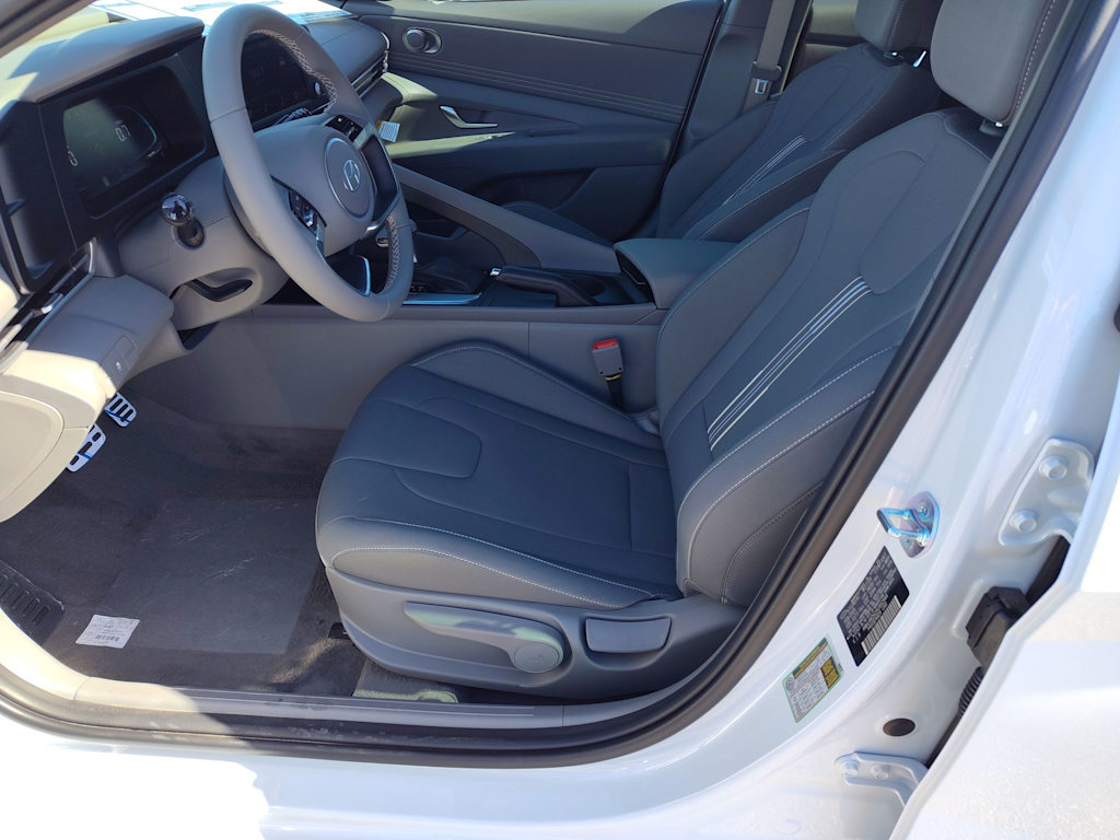 Thumbnail: 2025 Hyundai Elantra - 10