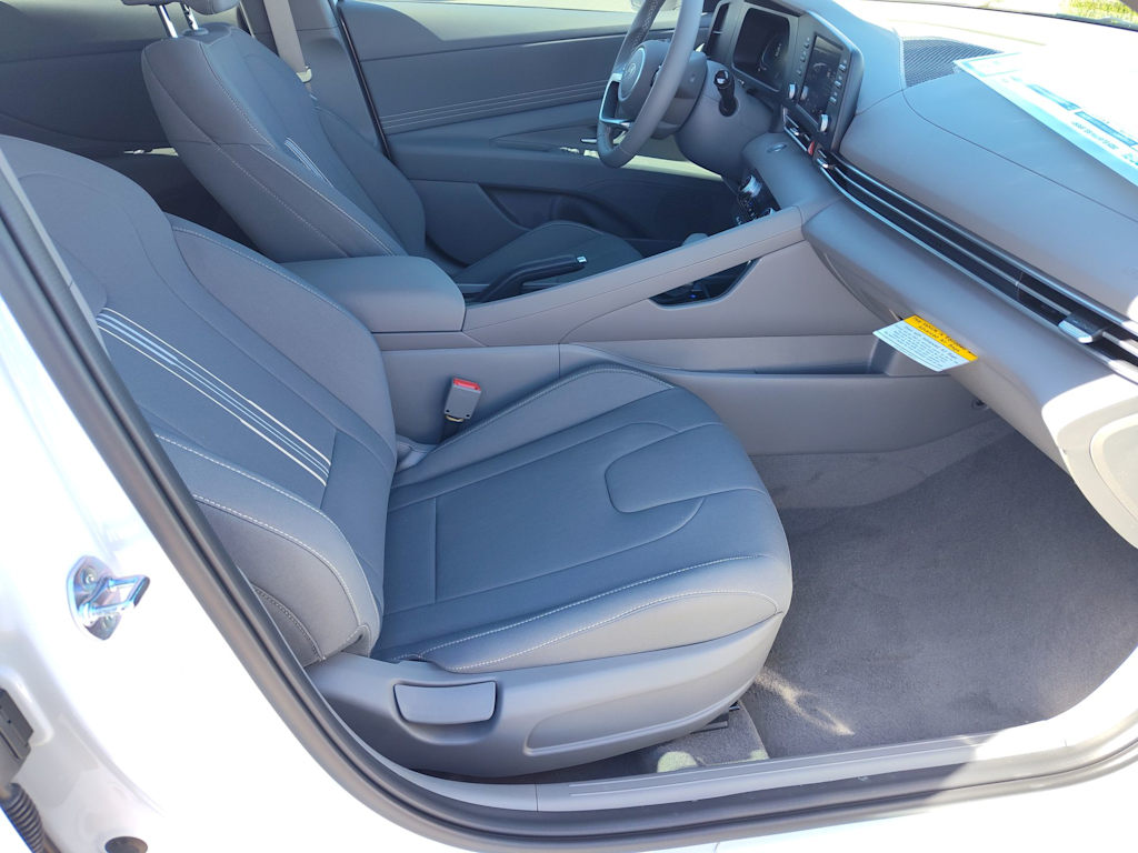 Thumbnail: 2025 Hyundai Elantra - 11