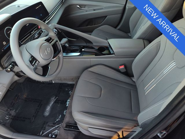 Thumbnail: 2024 Hyundai Elantra - 10