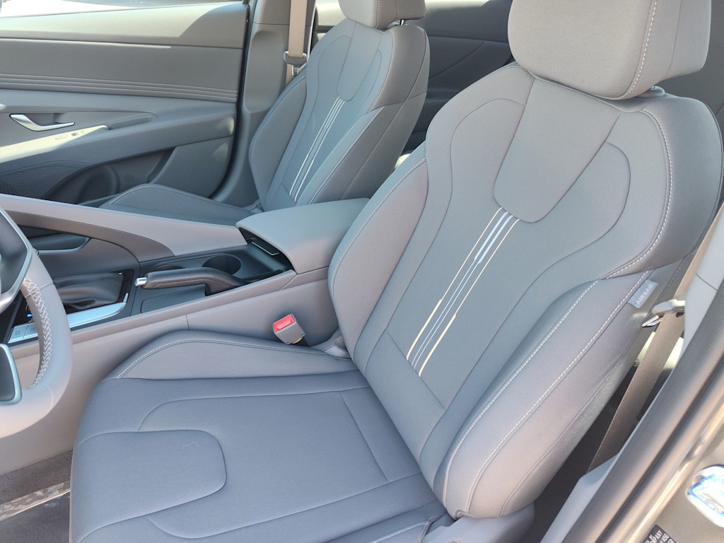 Thumbnail: 2025 Hyundai Elantra - 11