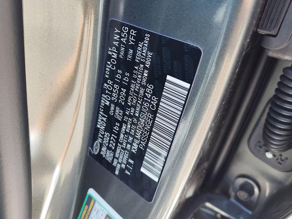 Thumbnail: 2025 Hyundai Elantra - 17