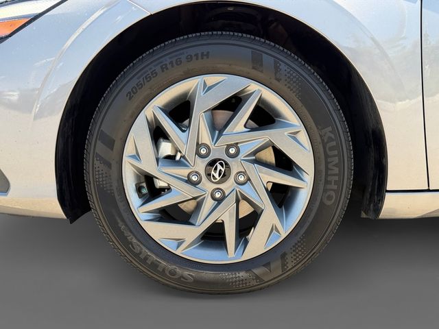 Thumbnail: 2024 Hyundai Elantra - 7