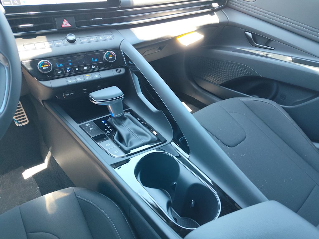 Thumbnail: 2025 Hyundai Elantra - 13