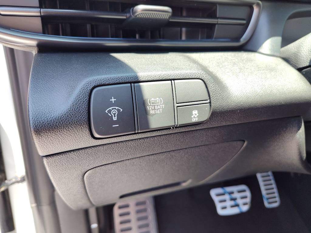 Thumbnail: 2025 Hyundai Elantra - 21