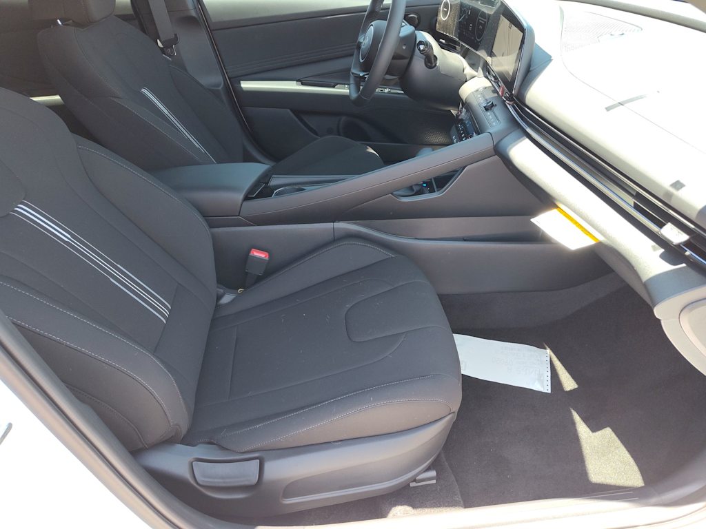 Thumbnail: 2025 Hyundai Elantra - 24