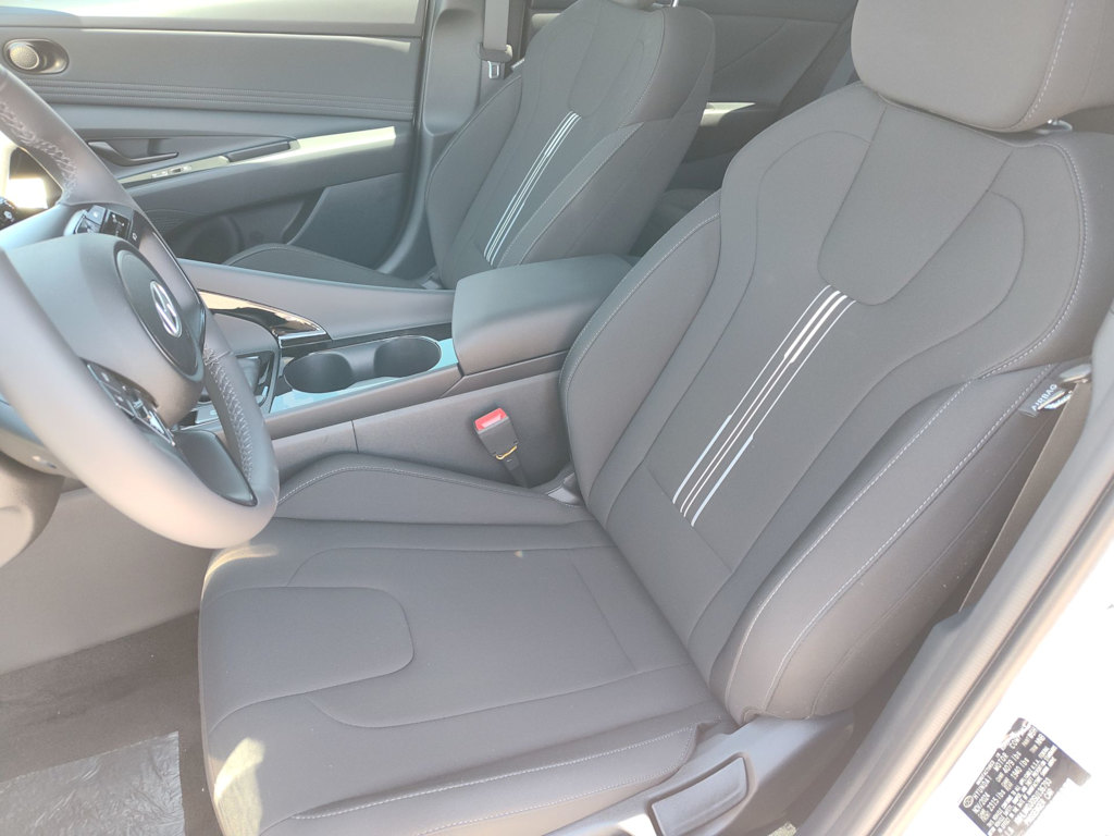 Thumbnail: 2025 Hyundai Elantra - 10