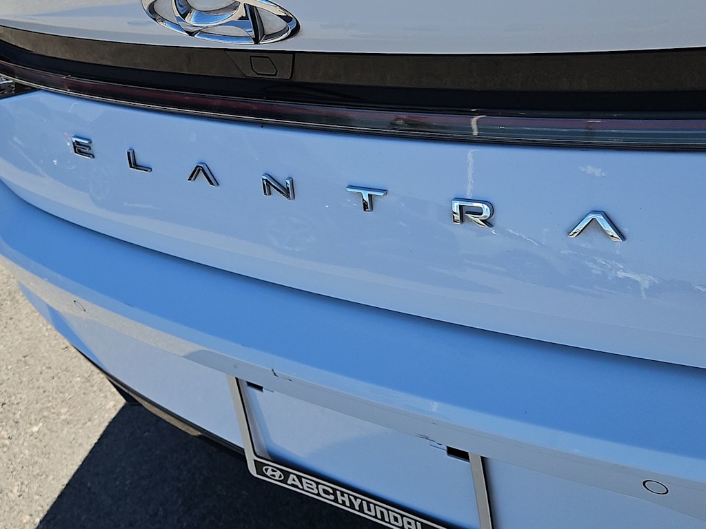 2022 Hyundai Elantra Limited Edition 19