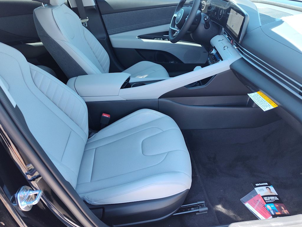 Thumbnail: 2025 Hyundai Elantra - 25