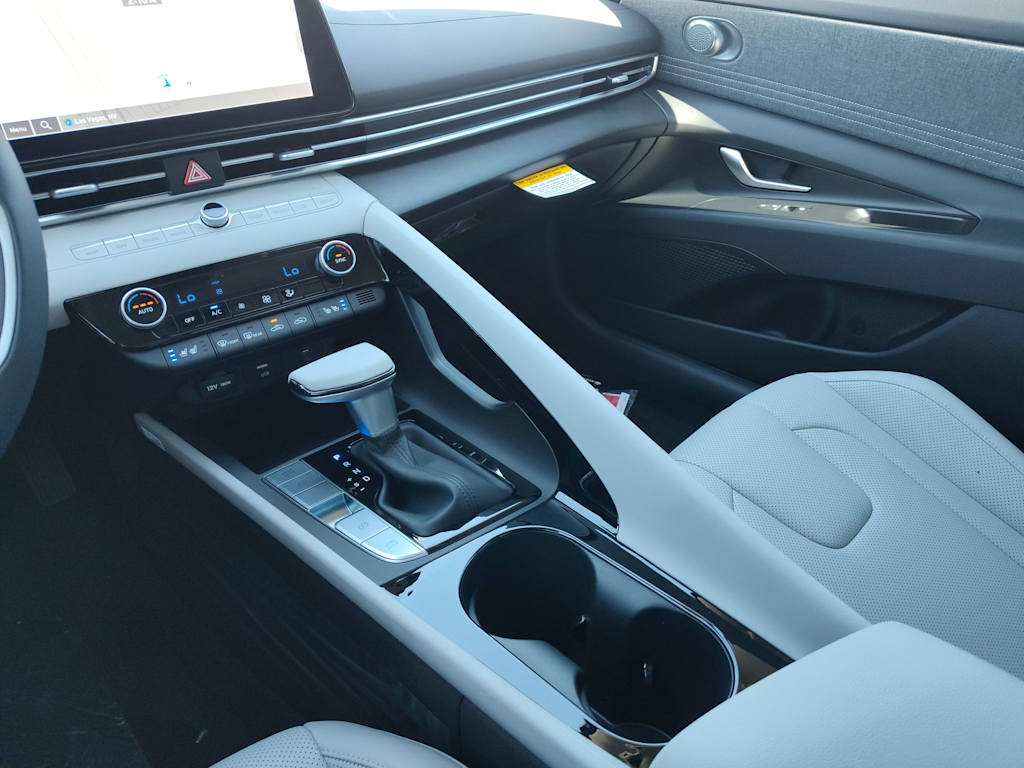 Thumbnail: 2025 Hyundai Elantra - 14