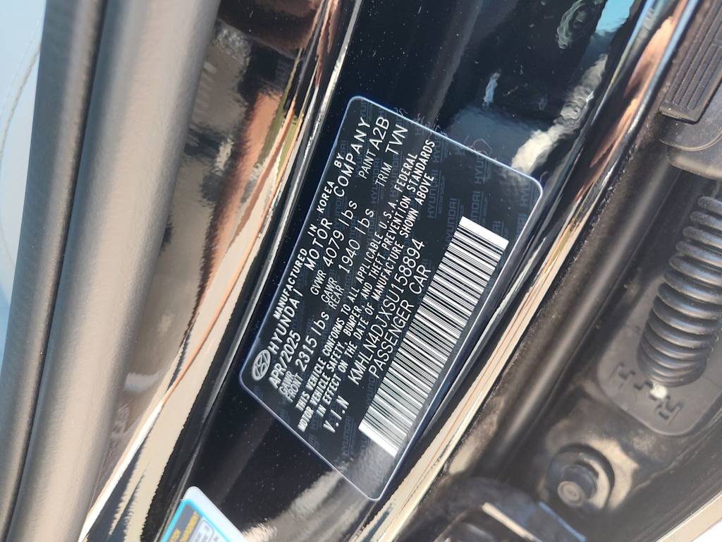 Thumbnail: 2025 Hyundai Elantra - 17