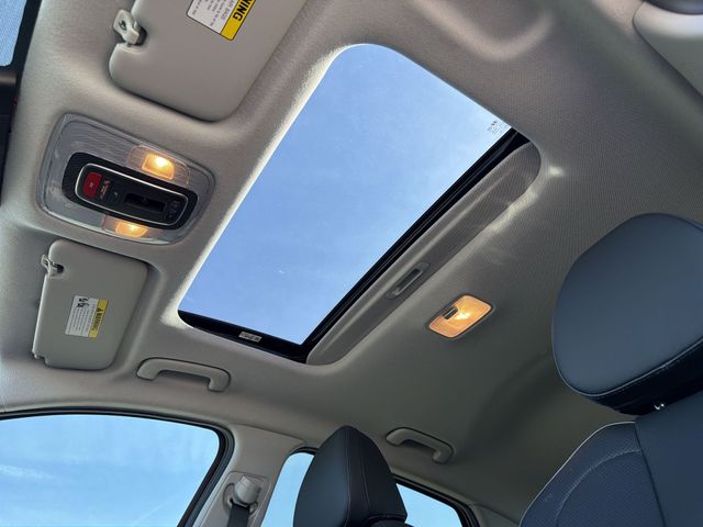 Thumbnail: 2025 Hyundai Elantra - 22