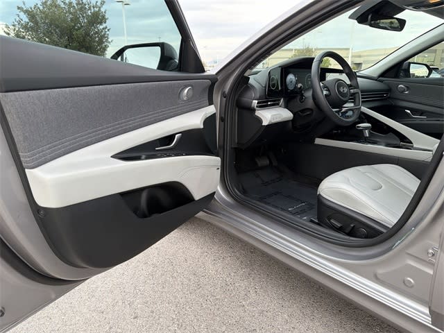 Thumbnail: 2025 Hyundai Elantra - 21