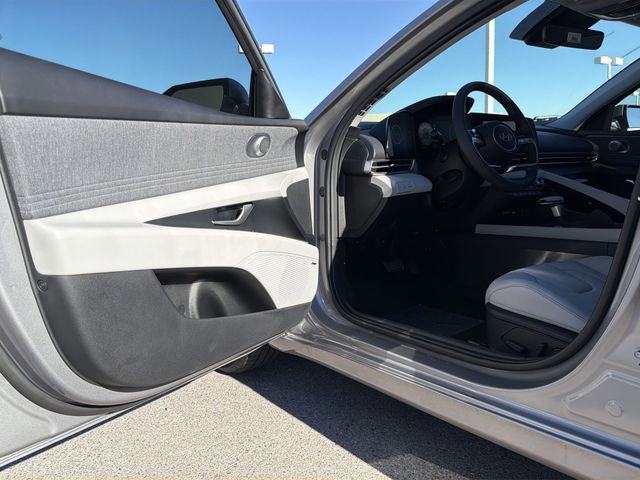 Thumbnail: 2026 Hyundai Elantra - 21