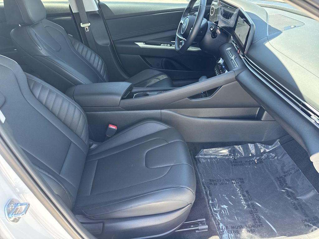 Thumbnail: 2025 Hyundai Elantra - 24