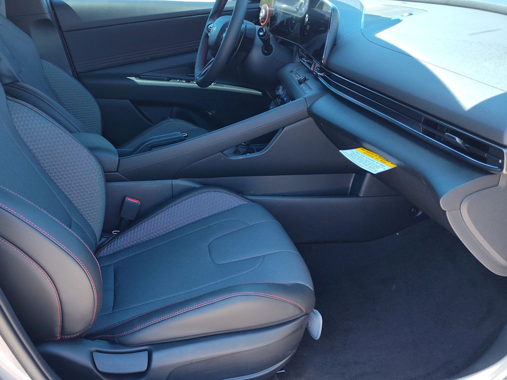 Thumbnail: 2025 Hyundai Elantra - 24