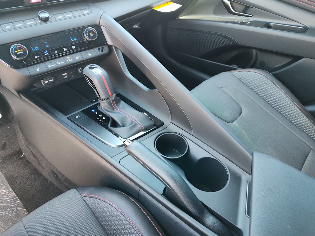 Thumbnail: 2025 Hyundai Elantra - 13