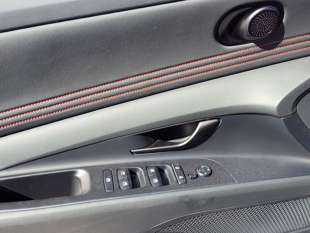 Thumbnail: 2025 Hyundai Elantra - 18