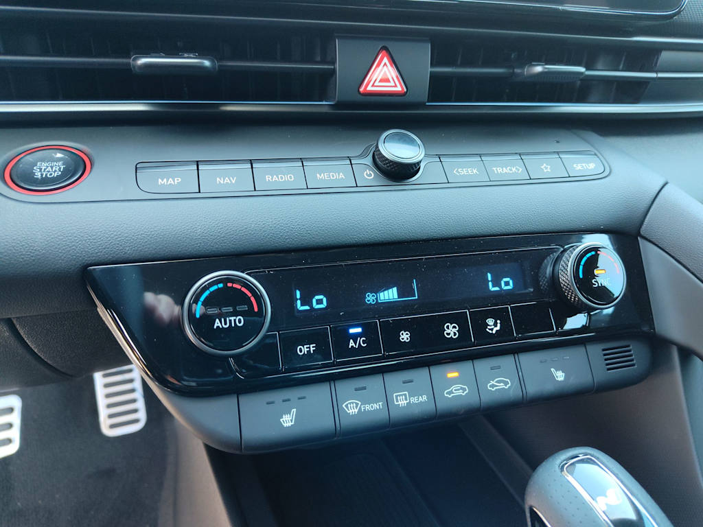 Thumbnail: 2025 Hyundai Elantra - 25