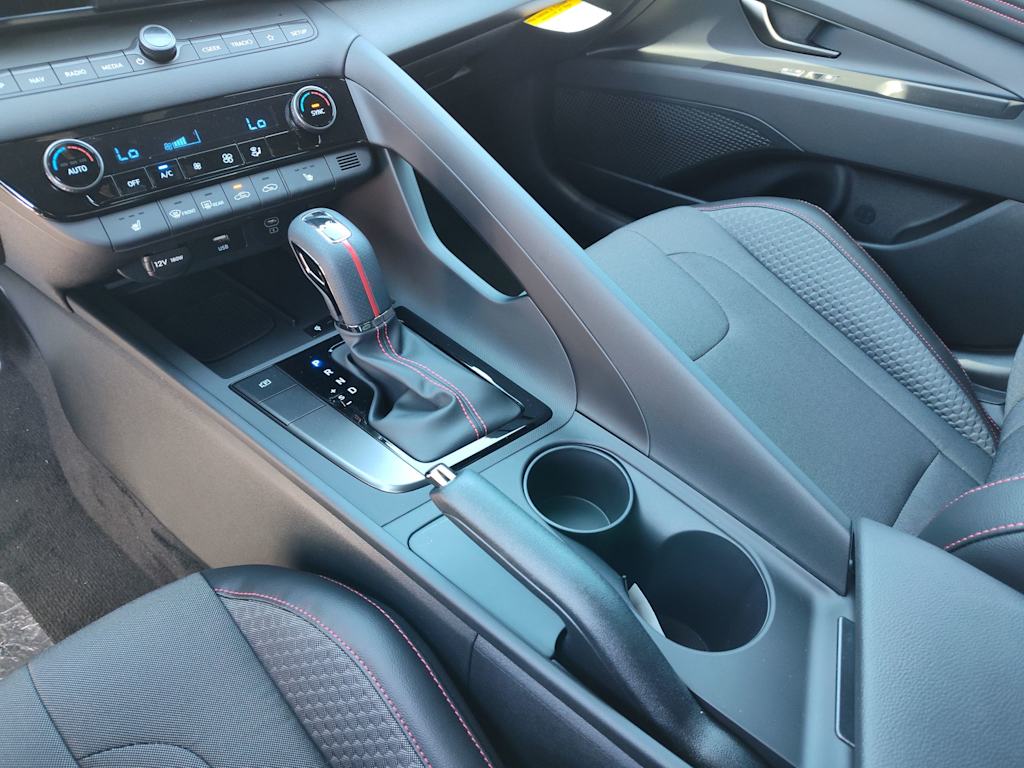 Thumbnail: 2025 Hyundai Elantra - 14