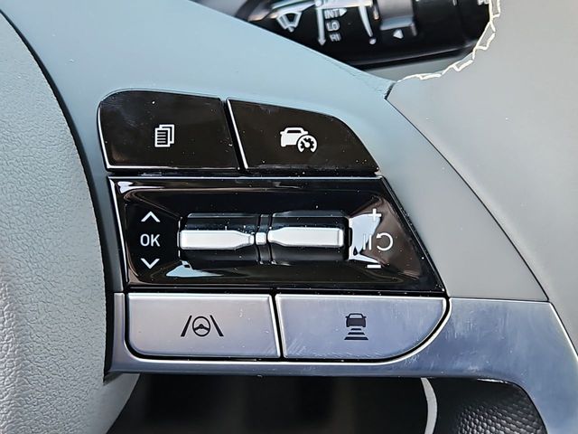 Thumbnail: 2024 Hyundai Elantra - 32
