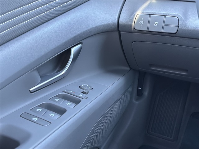 Thumbnail: 2025 Hyundai Elantra - 24