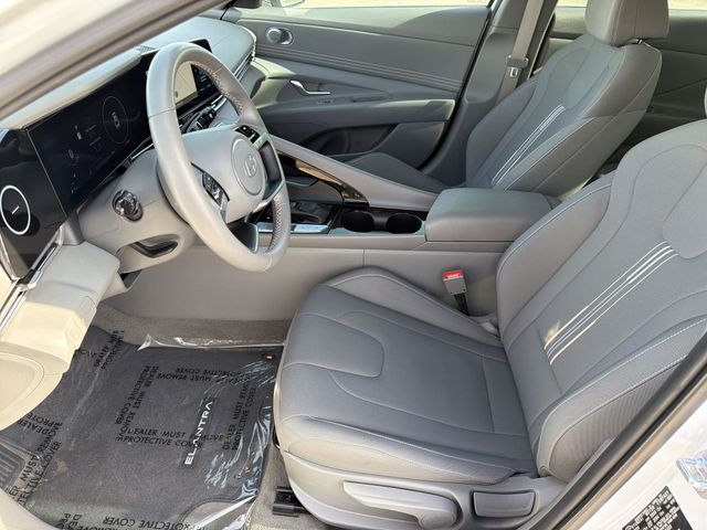 Thumbnail: 2025 Hyundai Elantra - 10