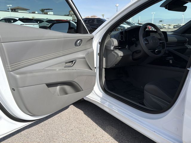 Thumbnail: 2025 Hyundai Elantra - 21