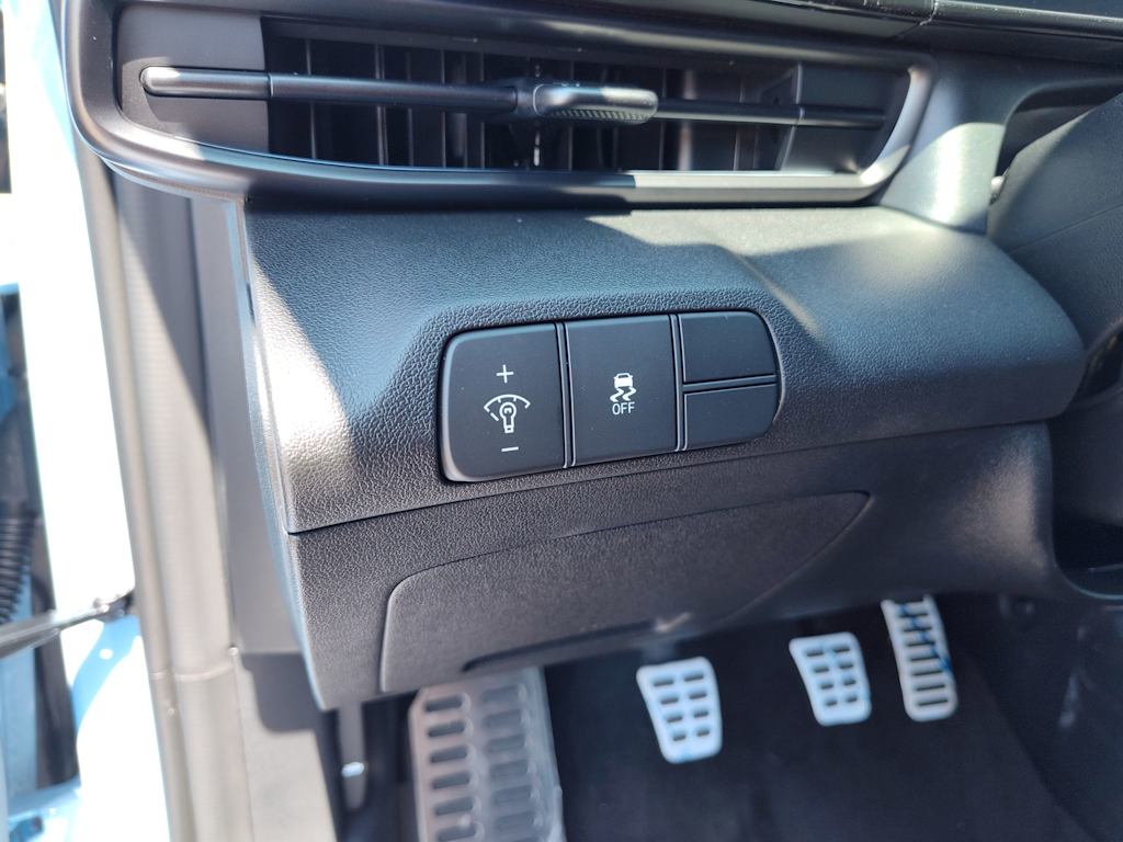 Thumbnail: 2025 Hyundai Elantra - 21