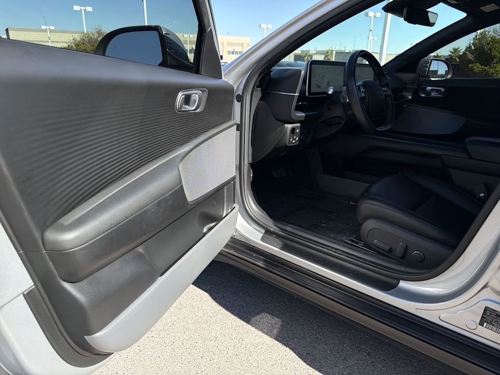 Thumbnail: 2023 Hyundai Ioniq 6 - 20